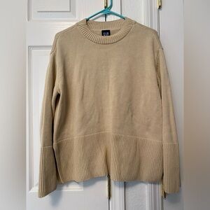 GAP Tan Knit Pullover Size M